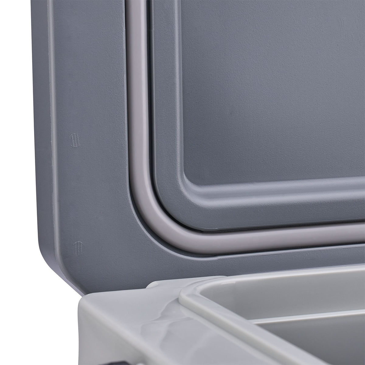 Plano Frost™ Cooler 32 Quart (30 L)